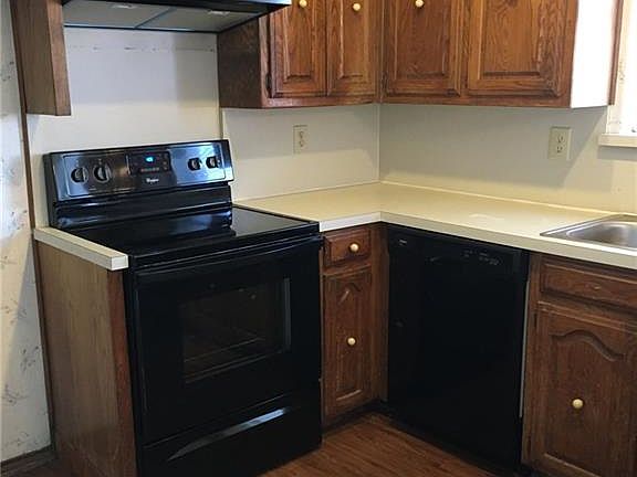 5th image of 2845 Stoneridge Dr
