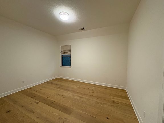 5th image of 4717 Mont Blanc Dr