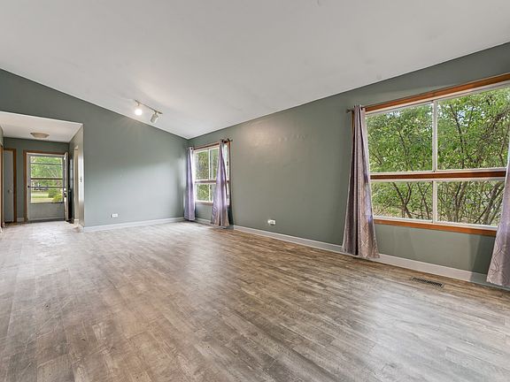 4th image of 1132 Evergreen Dr