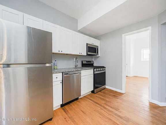 4th image of 210 Corson Ave