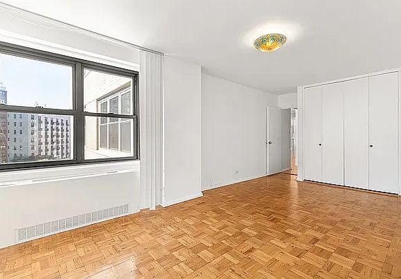 5th image of 125-10 Queens Blvd #818