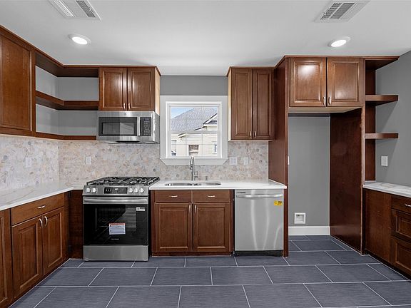 3rd image of 5002 Lelia St