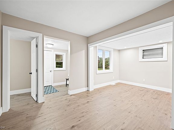 4th image of 18731 Meredith Ave