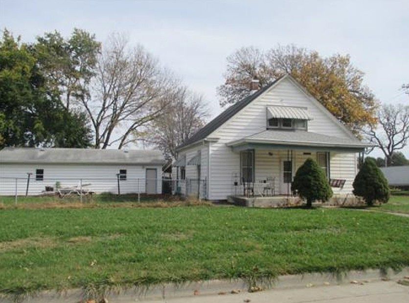 2nd image of 719 S 12th St