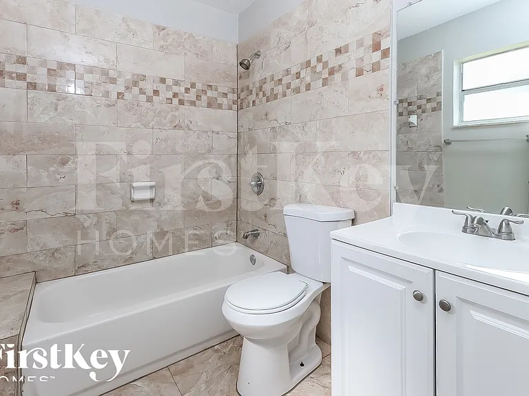 830 Royal Palm Beach Blvd — Photo 16