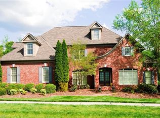 7470 Henson Forest Dr, Summerfield, NC 27358