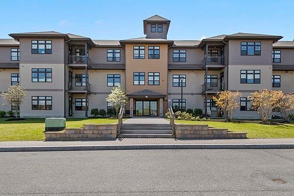 11 Executive Dr UNIT 112, Stoneham, MA 02180 | Zillow