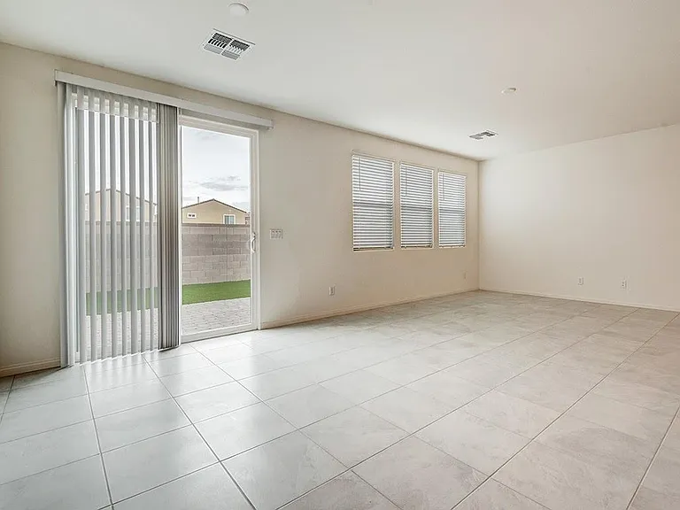 9866 Ravenswood Peak Ave — Photo 8