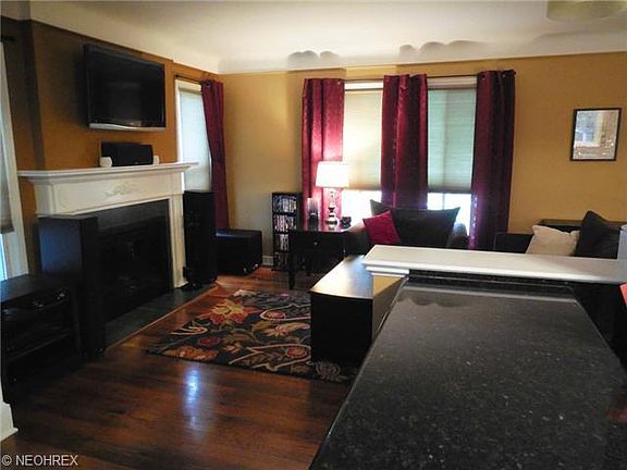 5th image of 2031 E 226th St