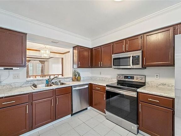2nd image of 5284 Settlers Park Dr #1