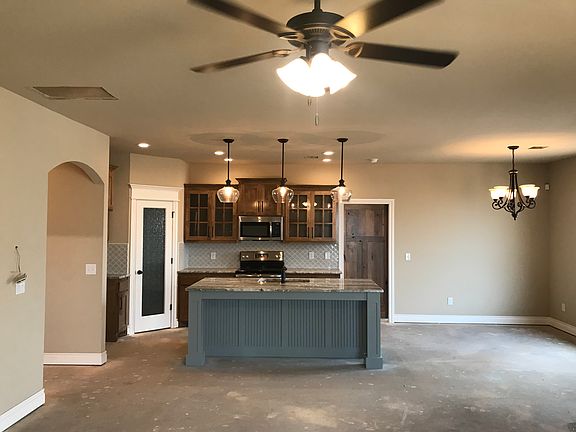 4th image of 325 Golden Leaf Ct