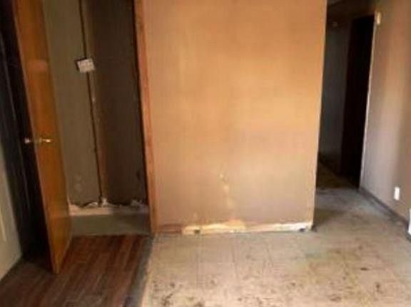 5th image of 745 Stanford Ave