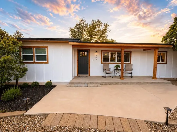 604 Avenue J, Olton, TX 79064
