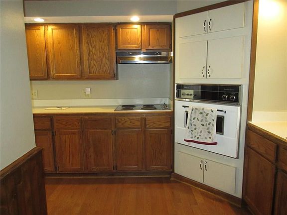 4th image of 5420 N Primrose Ave