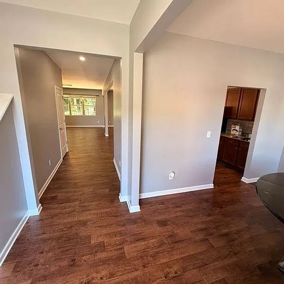407 Aviary Ln — Photo 8