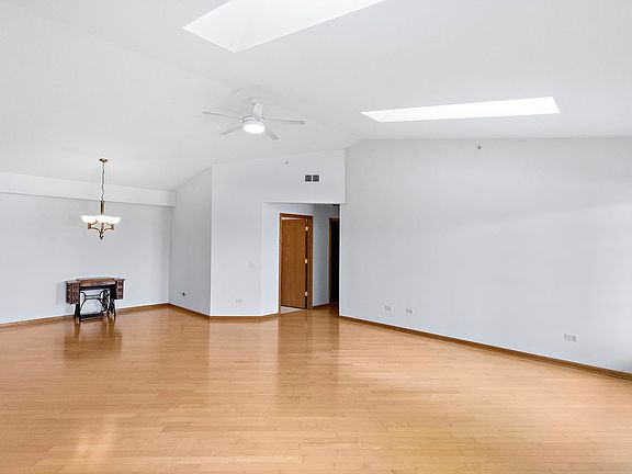 3rd image of 6741 S Pointe Dr Unit 3B