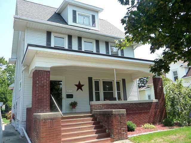 1st image of 215 S Franklin St