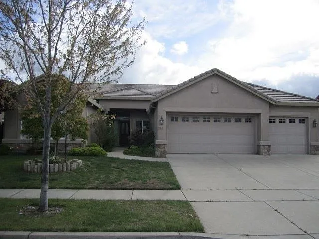 1847 Tres Picos Dr photo 1