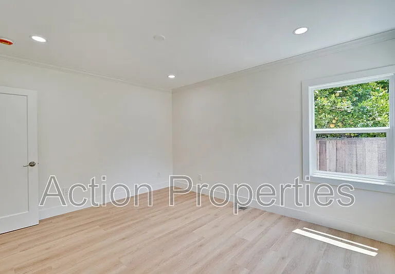 207 Haight St — Photo 12