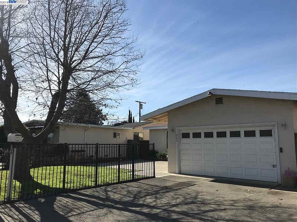 1st image of 957 Linda Vista St