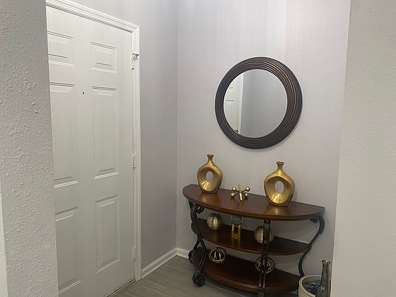 2nd image of 1098 Vineland Pl