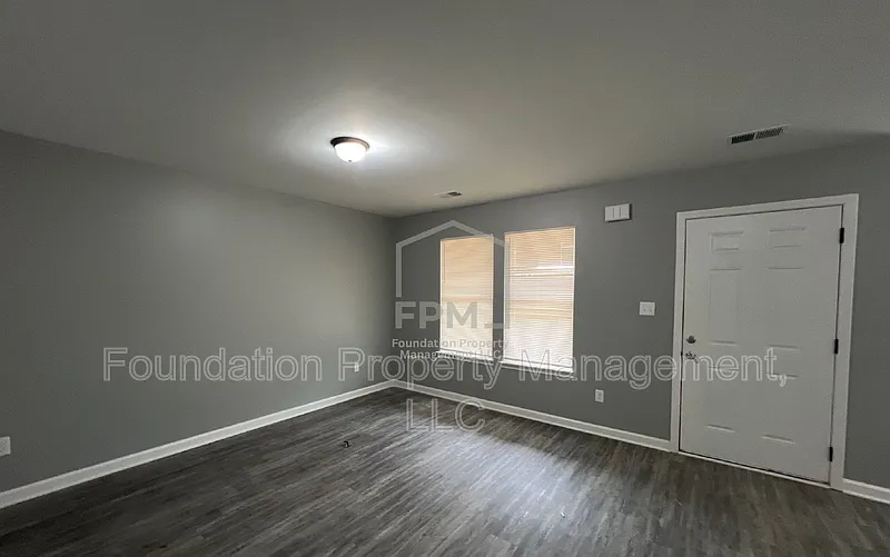 4 bed, 2.0 bath, 1806 sqft, $1,695 — Photo 4