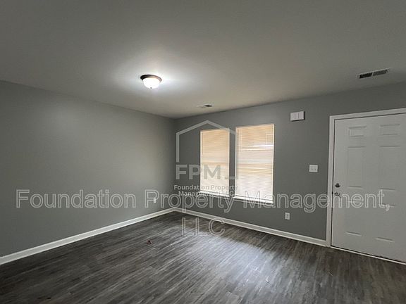 4th image of 605 Howard Dr