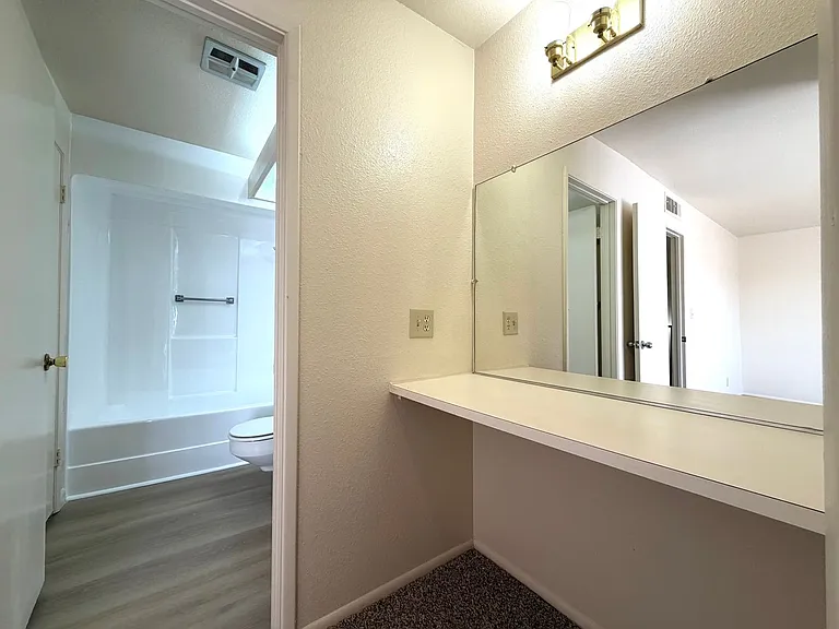6346 N 47th Ave — Photo 13