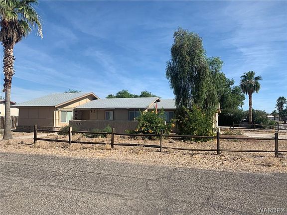 3rd image of 4394 S Chorro Dr