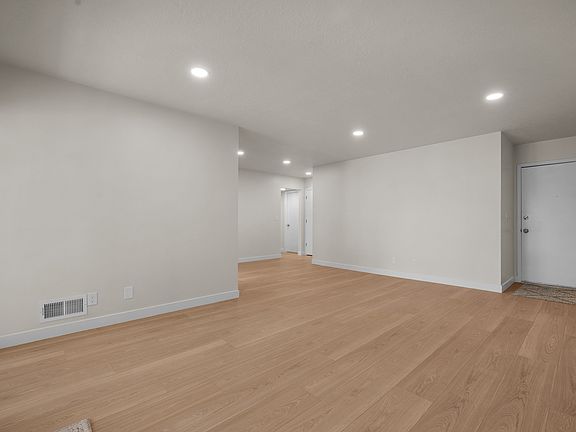 5th image of 337 E Peach Ln