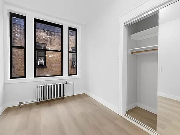 5th image of 161 W 54th St APT 1304