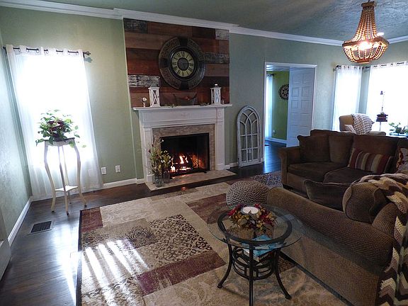 Living Room - Fireplace