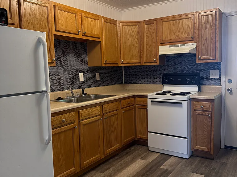 1105 S Mechanic St #B — Photo 8