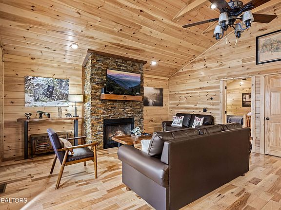 5th image of 244 Forrest Loop Way