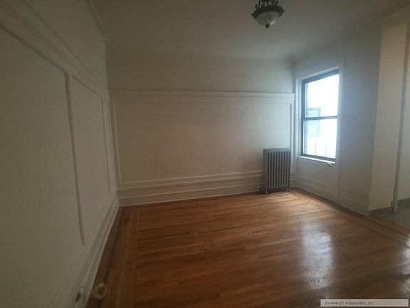 5th image of 517 W 113th St APT 53