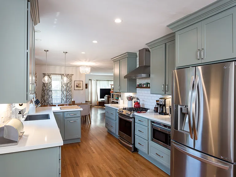 3820 Merivale Ave — Photo 8