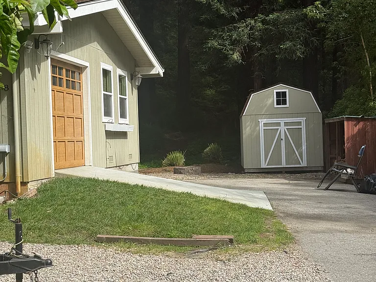 238 Campus Dr — Photo 2