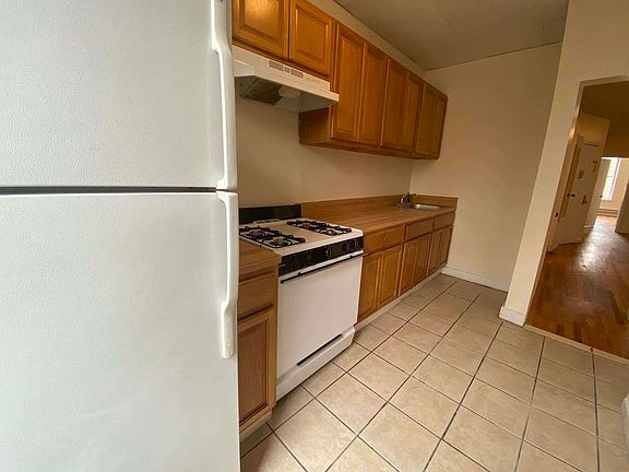 3rd image of 776 Nostrand Ave #3