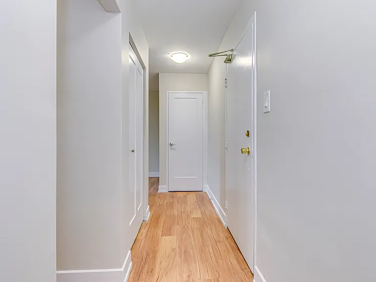 325 N Park St — Photo 7