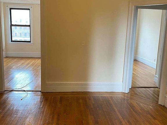 3rd image of 124 W 72nd St APT 9C