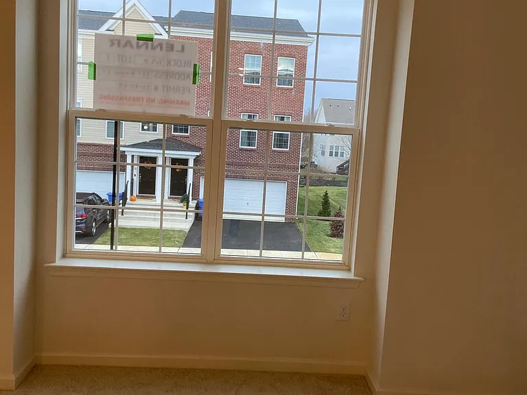 321 Kramer Ct — Photo 9
