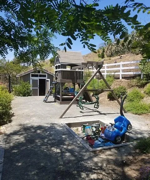 714 Hilbert Dr — Photo 23