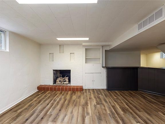 3rd image of 508 W 96th Ter