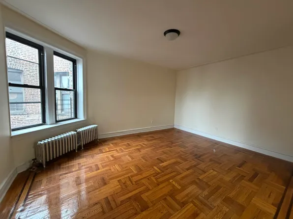 320 Ocean Parkway image 1 of 4