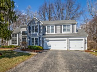 6 Bedford Ct, Algonquin, IL 60102