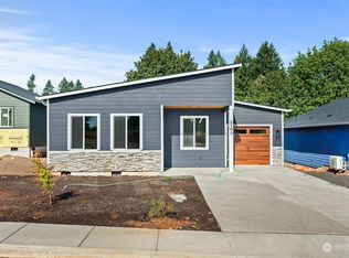 2109 Hawks View Ln, Winlock, WA 98596