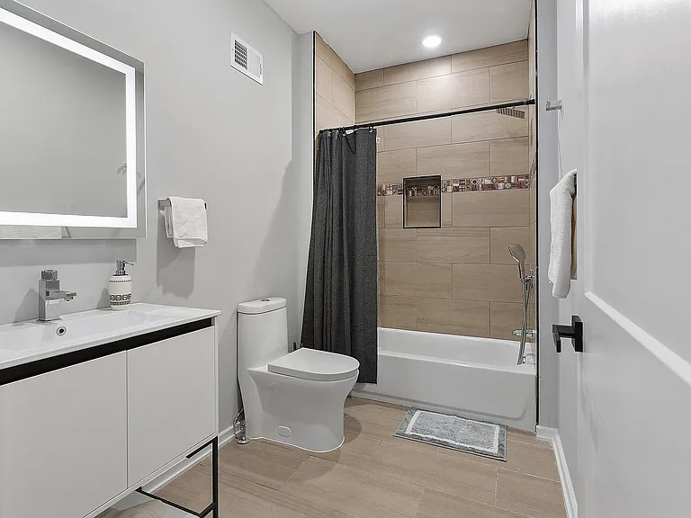 1611 N 27th St #1 — Photo 26