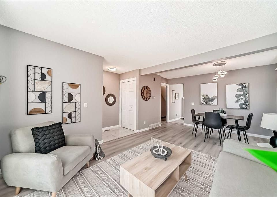 1st image of 7 SE Martinview Cres NE