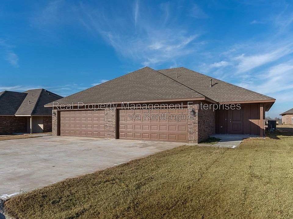 1st image of 1308 E Cavanaugh St