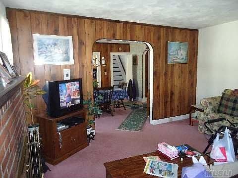 5th image of 604 Emerson Ave